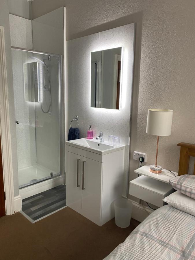 Double Room with Private External Bathroom,1105781328:JPEG