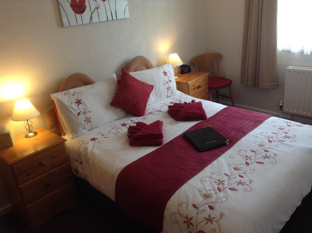 Zimmer mit Queensize-Bett und eigenem Bad